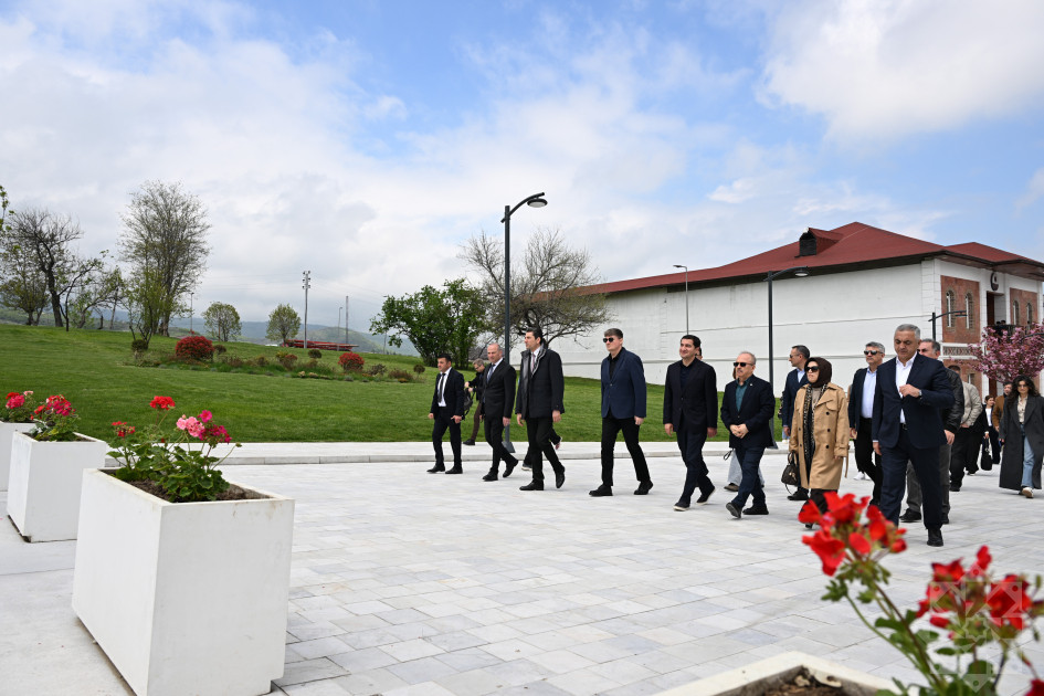Diplomatik korpusun nümayəndələri Xankəndi Zəfər parkına gəliblər<font color=red> - FOTOLAR</font>