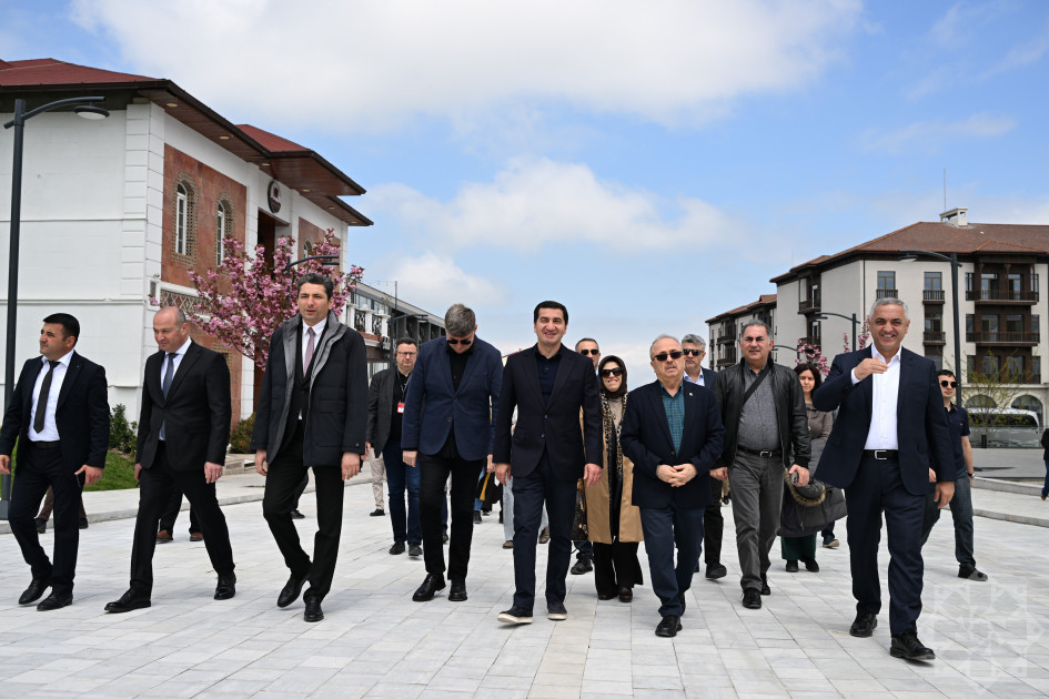 Diplomatik korpusun nümayəndələri Xankəndi Zəfər parkına gəliblər<font color=red> - FOTOLAR</font>