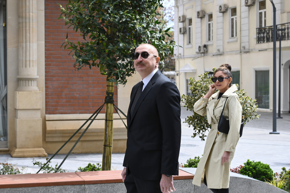 Prezident İlham Əliyev Bakının İslam Səfərli küçəsinin yenidənqurmadan sonra açılışında iştirak edib<font color=red> - FOTOLAR</font>