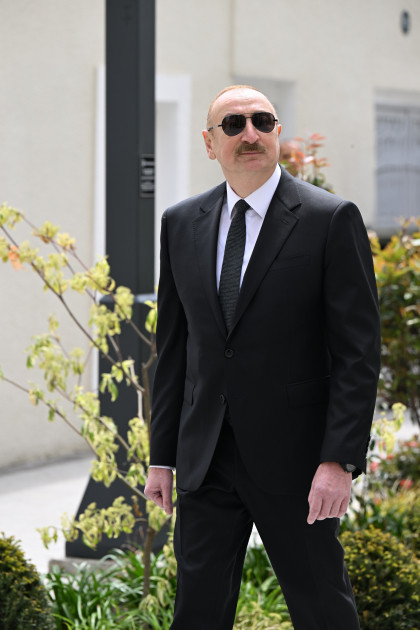 Prezident İlham Əliyev Bakının İslam Səfərli küçəsinin yenidənqurmadan sonra açılışında iştirak edib<font color=red> - FOTOLAR</font>