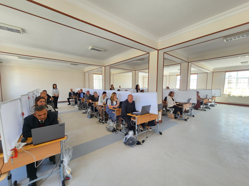 Naxçıvanda təhsilverənlərin sertifikatlaşdırma prosesinin ikinci dövriyyəsi üzrə test imtahanlarına start verilib <font color=red> - FOTOLAR</font>
