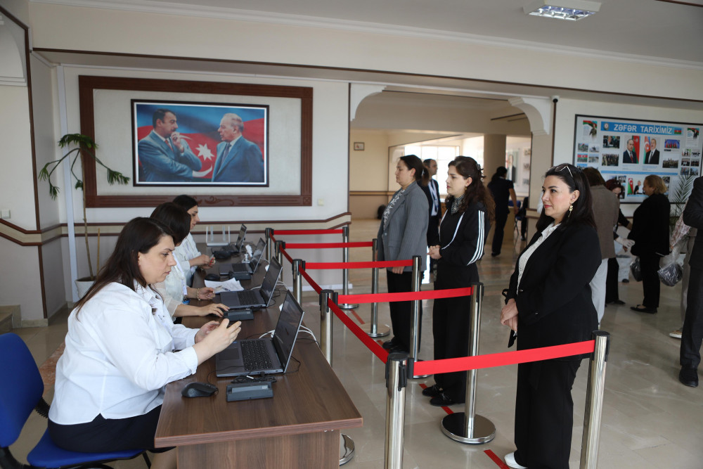Naxçıvanda təhsilverənlərin sertifikatlaşdırma prosesinin ikinci dövriyyəsi üzrə test imtahanlarına start verilib <font color=red> - FOTOLAR</font>