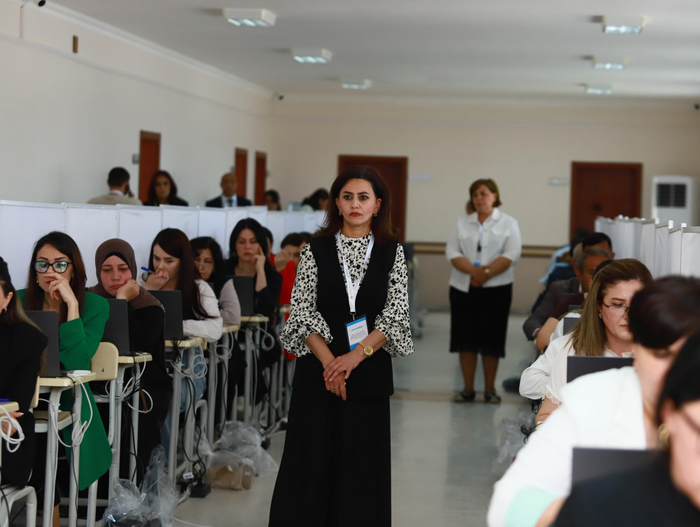 Naxçıvanda təhsilverənlərin sertifikatlaşdırma prosesinin ikinci dövriyyəsi üzrə test imtahanlarına start verilib <font color=red> - FOTOLAR</font>