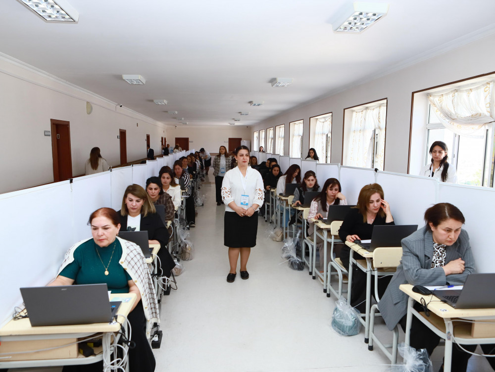 Naxçıvanda təhsilverənlərin sertifikatlaşdırma prosesinin ikinci dövriyyəsi üzrə test imtahanlarına start verilib <font color=red> - FOTOLAR</font>