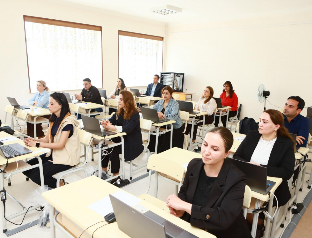 Naxçıvanda təhsilverənlərin sertifikatlaşdırma prosesinin ikinci dövriyyəsi üzrə test imtahanlarına start verilib <font color=red> - FOTOLAR</font>