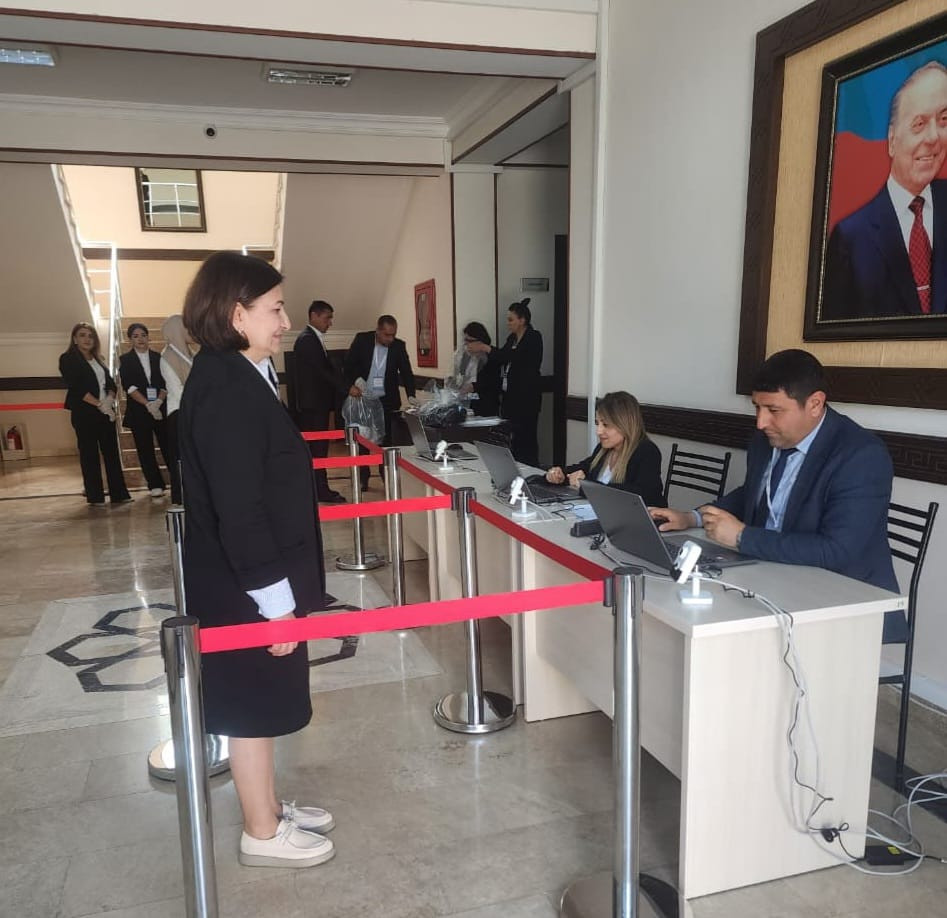 Naxçıvanda təhsilverənlərin sertifikatlaşdırma prosesinin ikinci dövriyyəsi üzrə test imtahanlarına start verilib <font color=red> - FOTOLAR</font>