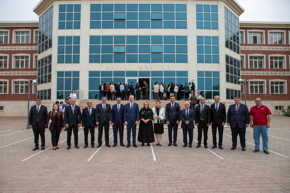 Naxçıvanda sertifikatlaşdırma prosesinin keçirildiyi İmtahan Mərkəzinə infotur təşkil olunub<font color=red> - FOTOLAR</font>