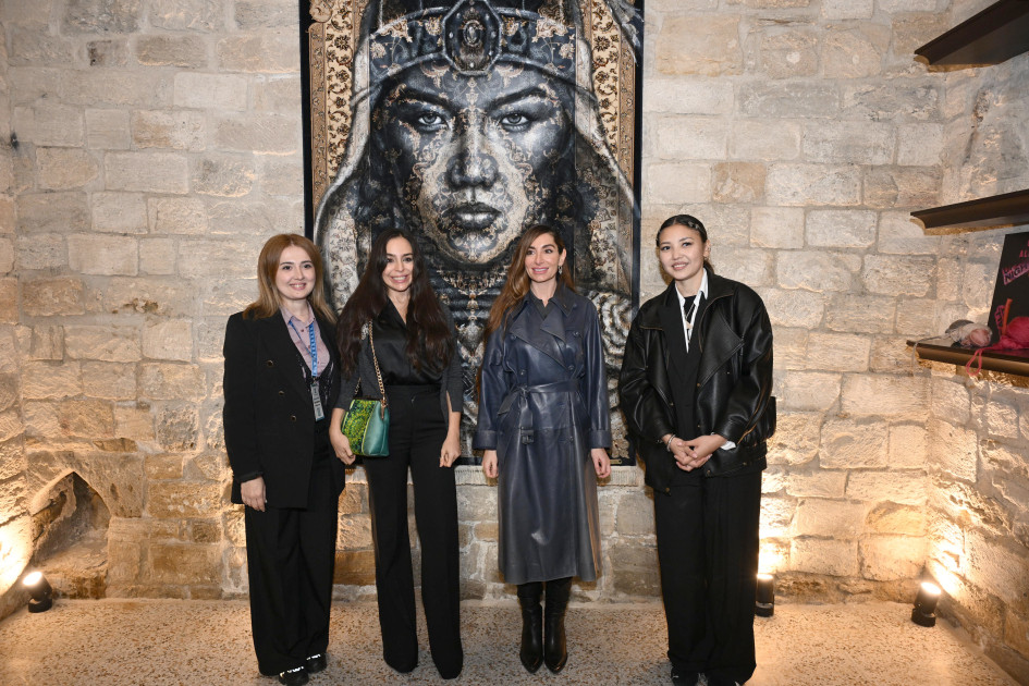 Leyla Əliyeva və Arzu Əliyeva Beynəlxalq Xalça Festivalını ziyarət ediblər<font color=red> - FOTOLAR</font>