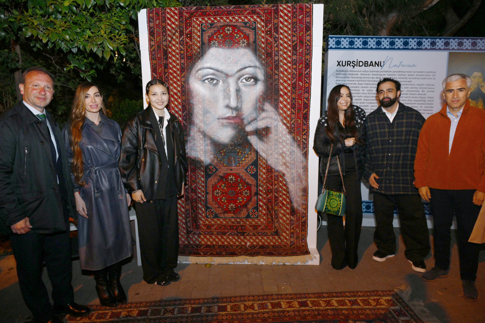 Leyla Əliyeva və Arzu Əliyeva Beynəlxalq Xalça Festivalını ziyarət ediblər<font color=red> - FOTOLAR</font>