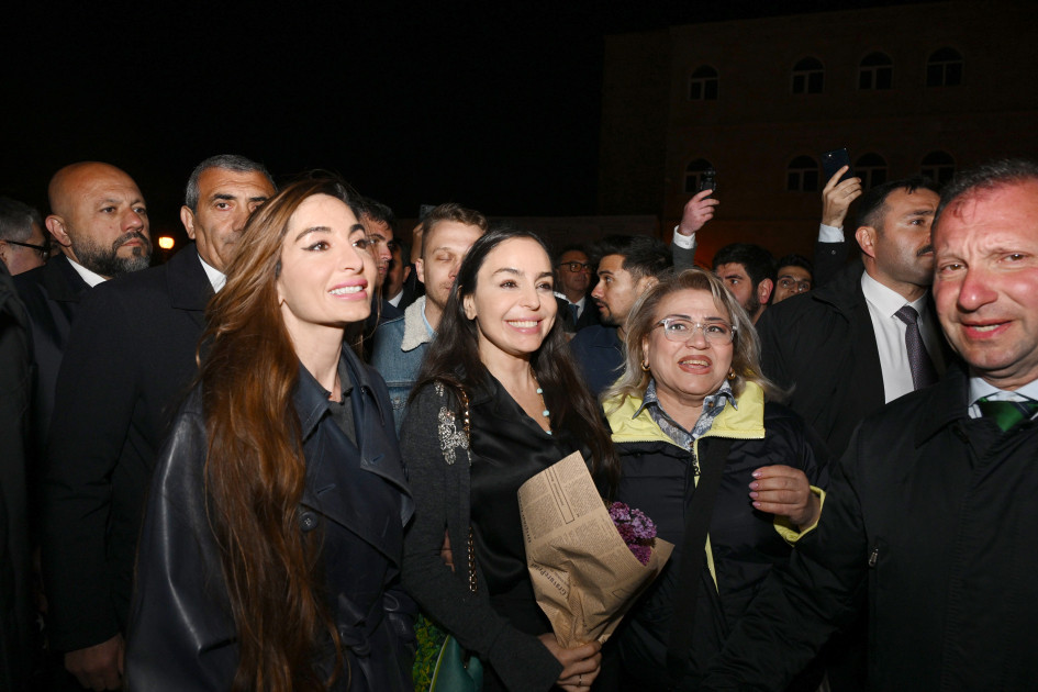Leyla Əliyeva və Arzu Əliyeva Beynəlxalq Xalça Festivalını ziyarət ediblər<font color=red> - FOTOLAR</font>