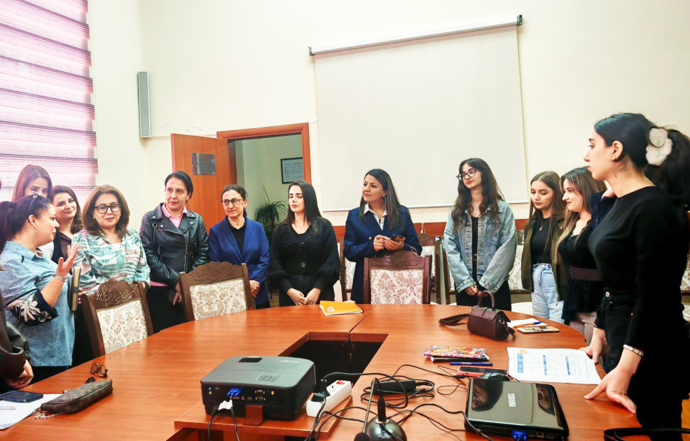Naxçıvan kitabxanaçıları Respublika Gənclər Kitabxanasında təcrübə mübadiləsi aparıblar<font color=red> - FOTOLAR</font>