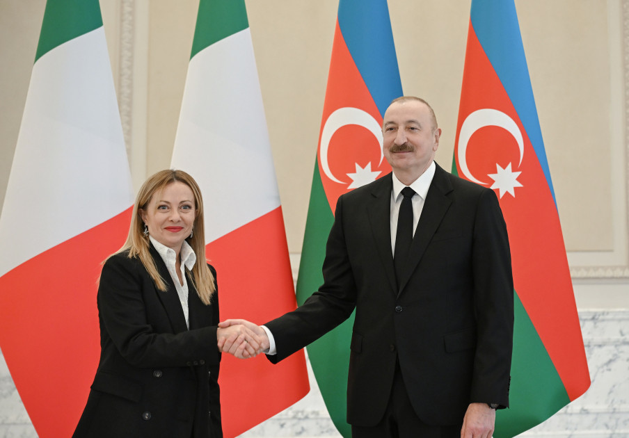 Prezident İlham Əliyevin İtaliya Nazirlər Şurasının sədri Ciorcia Meloni ilə təkbətək görüşü keçirilir<font color=red> - FOTOLAR</font>