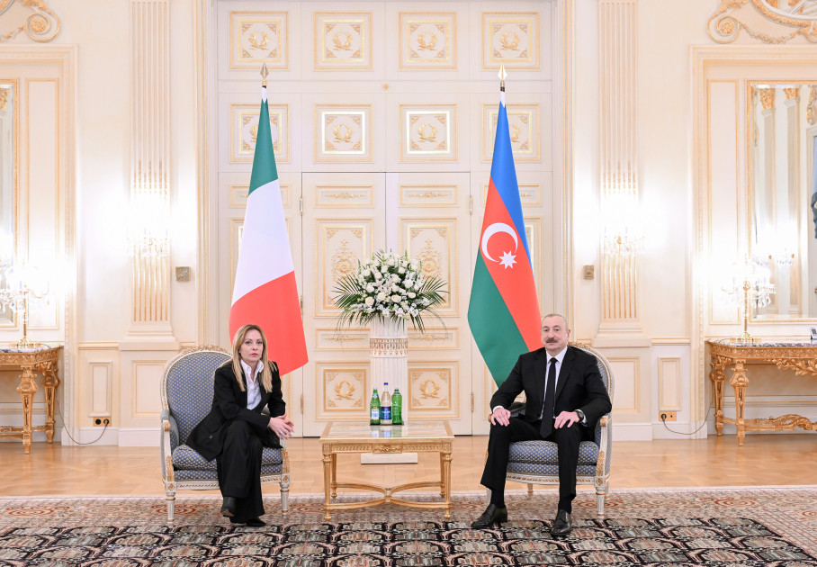 Prezident İlham Əliyevin İtaliya Nazirlər Şurasının sədri Ciorcia Meloni ilə təkbətək görüşü keçirilir<font color=red> - FOTOLAR</font>