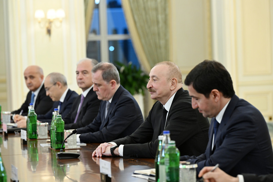 Prezident İlham Əliyevin İtaliya Nazirlər Şurasının sədri ilə geniş tərkibdə görüşü olub<font color=red> - FOTOLAR</font>
