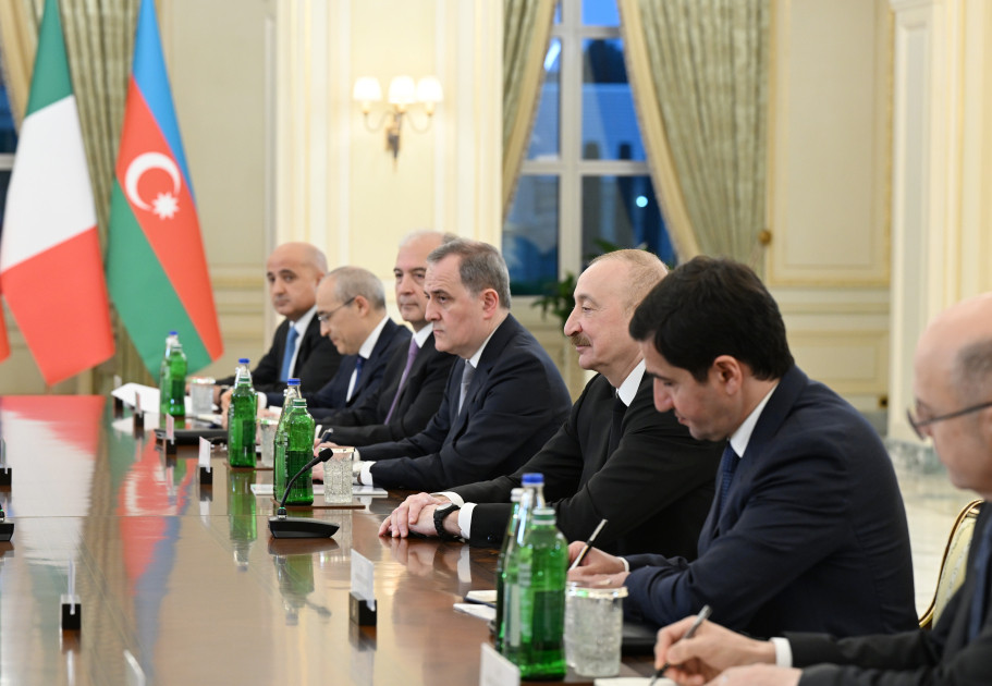 Prezident İlham Əliyevin İtaliya Nazirlər Şurasının sədri ilə geniş tərkibdə görüşü olub<font color=red> - FOTOLAR</font>