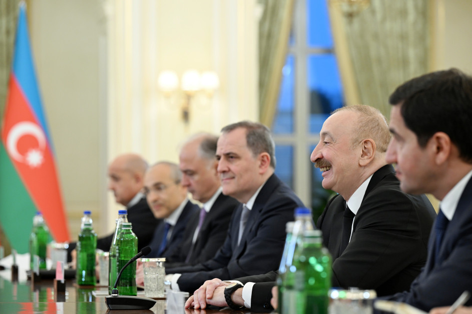 Prezident İlham Əliyevin İtaliya Nazirlər Şurasının sədri ilə geniş tərkibdə görüşü olub<font color=red> - FOTOLAR</font>