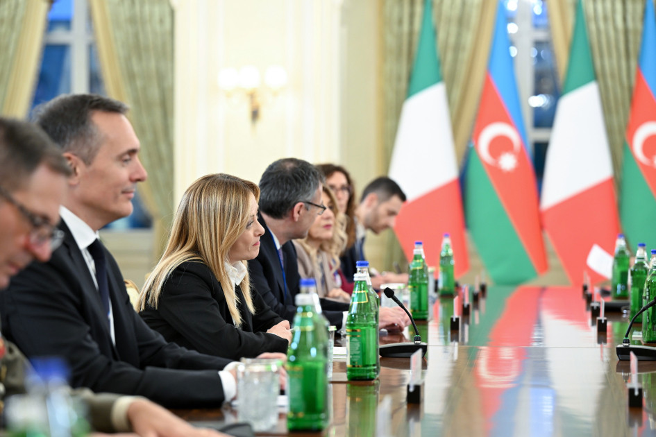 Prezident İlham Əliyevin İtaliya Nazirlər Şurasının sədri ilə geniş tərkibdə görüşü olub<font color=red> - FOTOLAR</font>