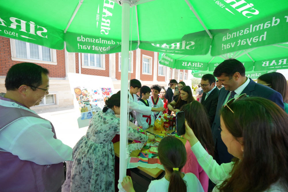 NDU nəzdində Beynəlxalq Kembric Məktəbində “Mədəniyyət Festivalı” keçirilib<font color=red> - FOTOLAR</font>