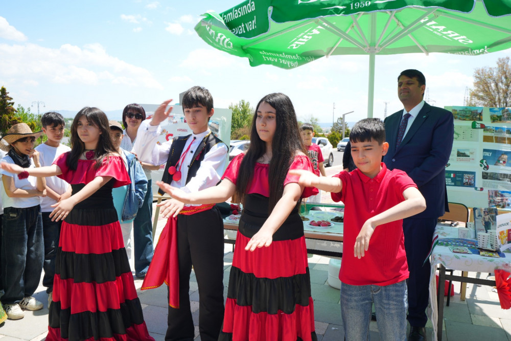 NDU nəzdində Beynəlxalq Kembric Məktəbində “Mədəniyyət Festivalı” keçirilib<font color=red> - FOTOLAR</font>