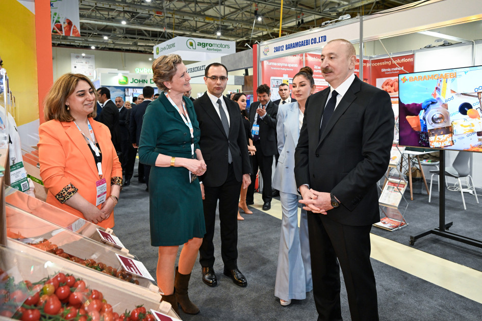 Prezident İlham Əliyev 19-cu “Caspian Agro Week” və 31-ci “InterFood Azerbaijan” sərgiləri ilə tanış olub <font color='red'> - YENİLƏNƏCƏK</font><font color=red> - FOTOLAR</font>