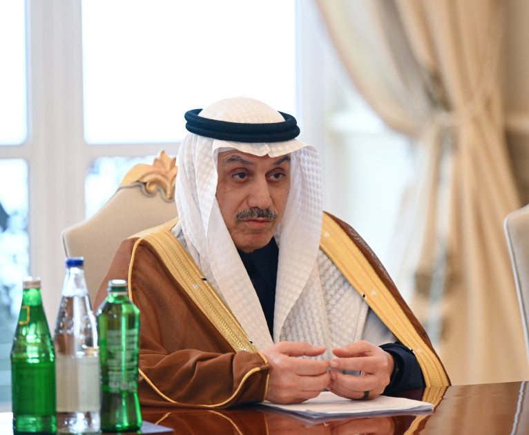 Prezident İlham Əliyev İslam İnkişaf Bankı Qrupunun sədrinin başçılıq etdiyi nümayəndə heyətini qəbul edib<font color=red> - FOTOLAR</font>