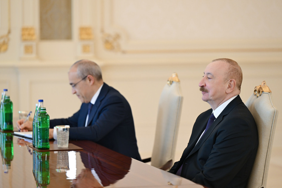 Prezident İlham Əliyev İslam İnkişaf Bankı Qrupunun sədrinin başçılıq etdiyi nümayəndə heyətini qəbul edib<font color=red> - FOTOLAR</font>