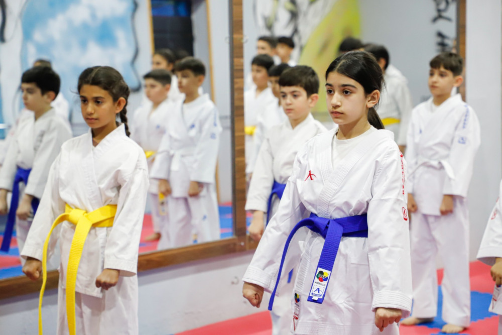 Məcid Seyidov İstanbulda keçirilən karate turnirinin mükafatçıları ilə görüşüb<font color=red> - FOTOLAR</font>
