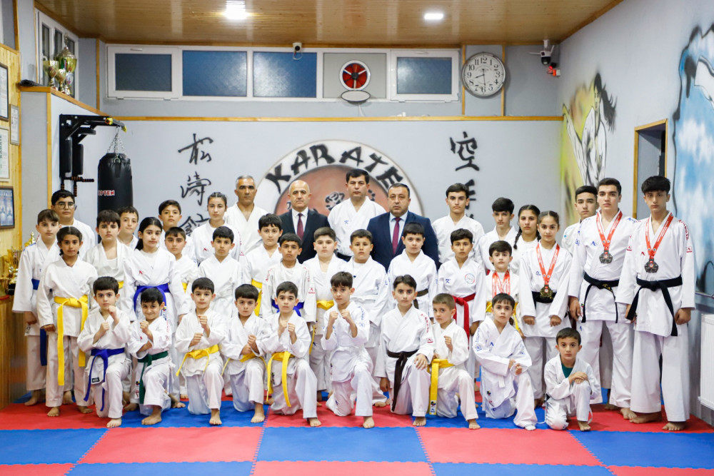 Məcid Seyidov İstanbulda keçirilən karate turnirinin mükafatçıları ilə görüşüb<font color=red> - FOTOLAR</font>