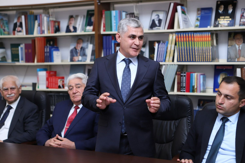 Naxçıvanda Ümummilli Lider Heydər Əliyevin anadan olmasının 103-cü ildönümünə həsr olunmuş dəyirmi masa təşkil olunub<font color=red> - FOTOLAR</font>