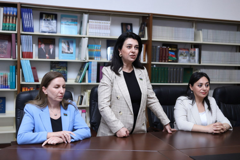 Naxçıvanda Ümummilli Lider Heydər Əliyevin anadan olmasının 103-cü ildönümünə həsr olunmuş dəyirmi masa təşkil olunub<font color=red> - FOTOLAR</font>