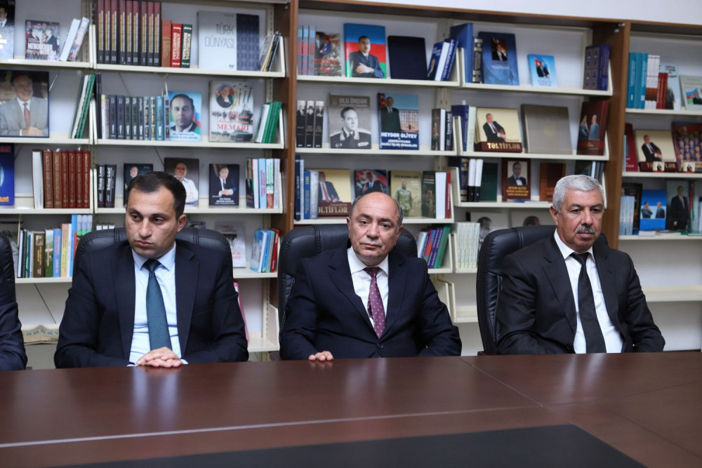 Naxçıvanda Ümummilli Lider Heydər Əliyevin anadan olmasının 103-cü ildönümünə həsr olunmuş dəyirmi masa təşkil olunub<font color=red> - FOTOLAR</font>