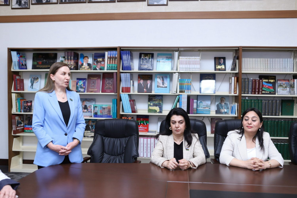 Naxçıvanda Ümummilli Lider Heydər Əliyevin anadan olmasının 103-cü ildönümünə həsr olunmuş dəyirmi masa təşkil olunub<font color=red> - FOTOLAR</font>