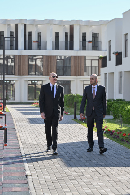 Prezident İlham Əliyev Zəngilan şəhərində inşa olunmuş ilk yaşayış kompleksinin açılışında iştirak edib<font color=red> - FOTOLAR</font>