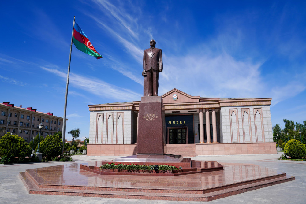 Naxçıvanda Ümummilli Lider Heydər Əliyevin anadan olmasının 103-cü ildönümü qeyd edilib<font color=red> - FOTOLAR</font>