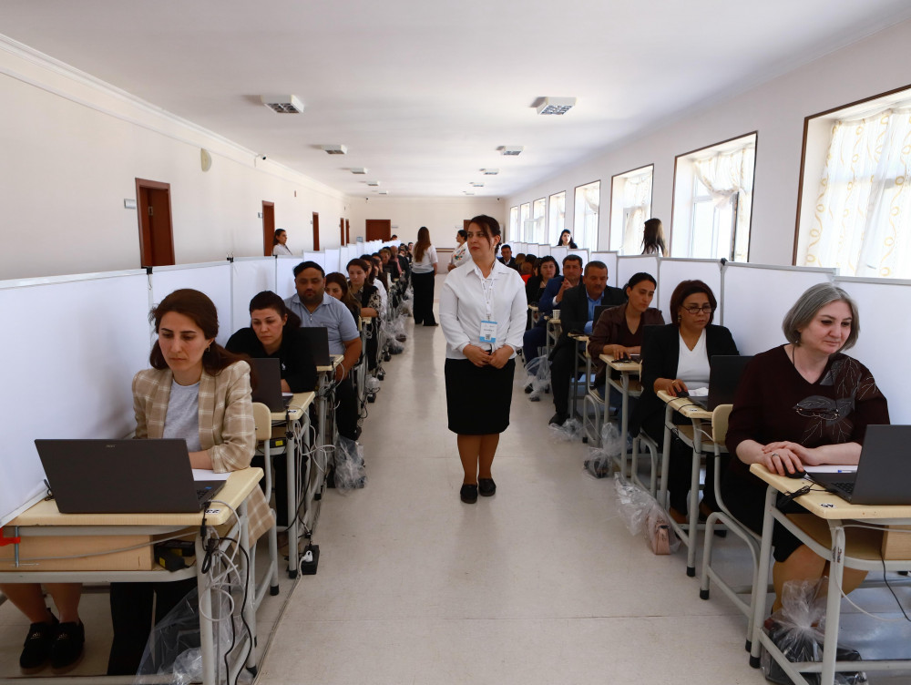 Naxçıvanda sertifikatlaşdırma imtahanlarının son günündə 6 fənn üzrə müəllimlər iştirak edib<font color=red> - FOTOLAR</font>
