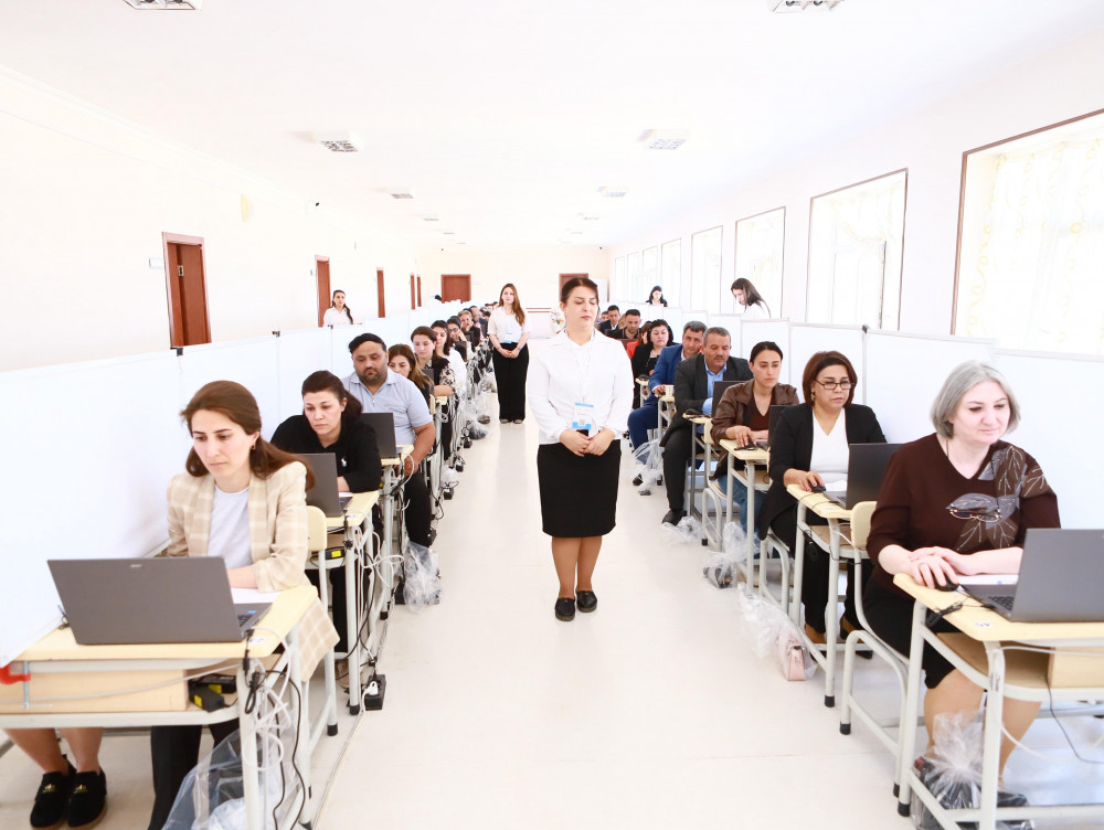 Naxçıvanda sertifikatlaşdırma imtahanlarının son günündə 6 fənn üzrə müəllimlər iştirak edib<font color=red> - FOTOLAR</font>