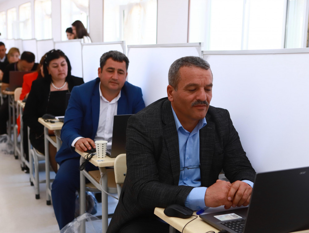 Naxçıvanda sertifikatlaşdırma imtahanlarının son günündə 6 fənn üzrə müəllimlər iştirak edib<font color=red> - FOTOLAR</font>