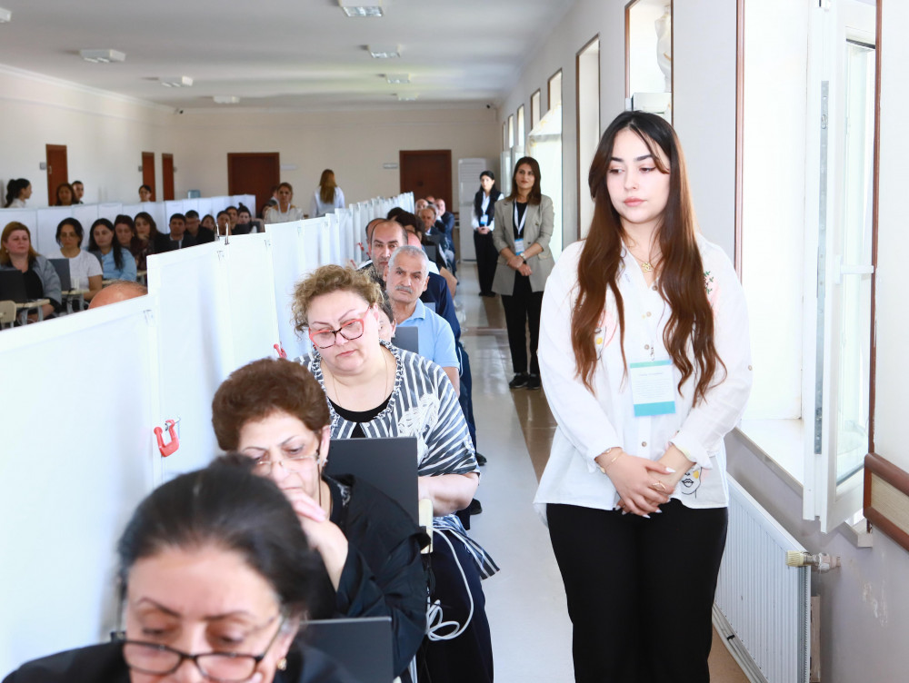 Naxçıvanda sertifikatlaşdırma imtahanlarının son günündə 6 fənn üzrə müəllimlər iştirak edib<font color=red> - FOTOLAR</font>
