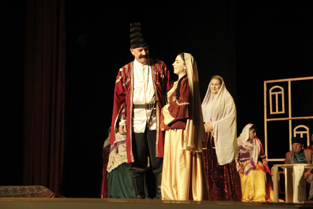 Naxçıvanda keçirilən “Şərqin qapısı” teatr festivalı yekunlaşıb<font color=red> - FOTOLAR</font>