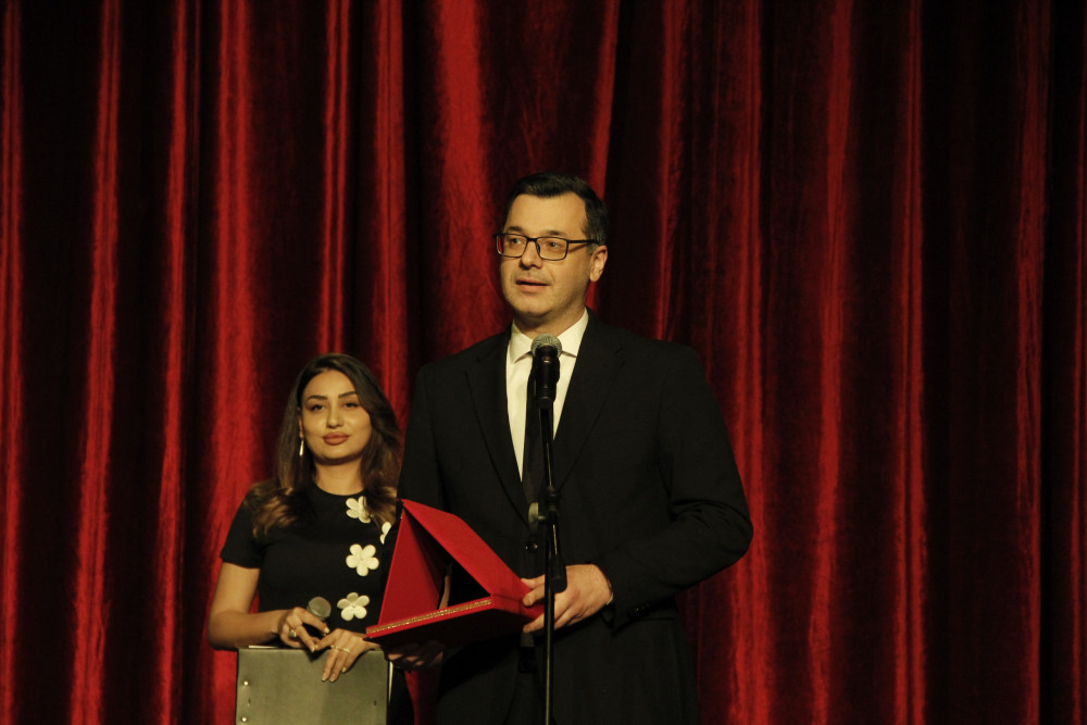 Naxçıvanda keçirilən “Şərqin qapısı” teatr festivalı yekunlaşıb<font color=red> - FOTOLAR</font>