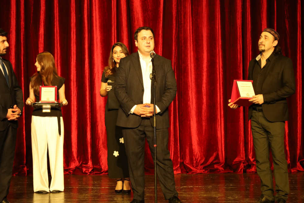 Naxçıvanda keçirilən “Şərqin qapısı” teatr festivalı yekunlaşıb<font color=red> - FOTOLAR</font>