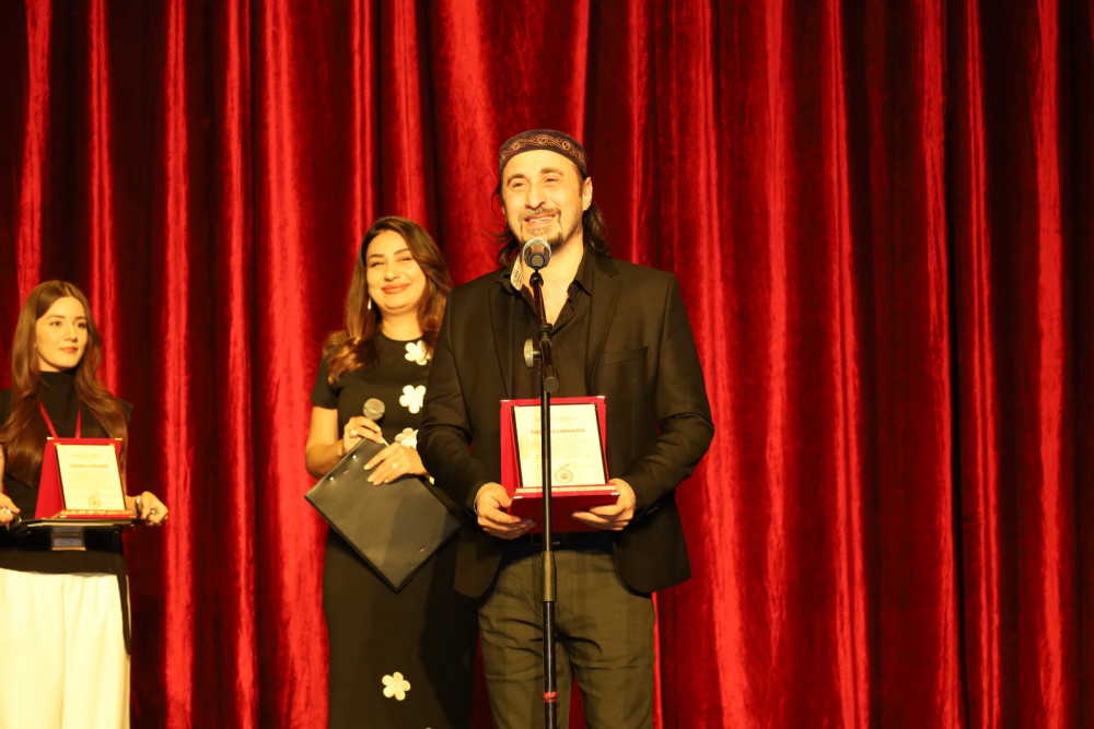 Naxçıvanda keçirilən “Şərqin qapısı” teatr festivalı yekunlaşıb<font color=red> - FOTOLAR</font>