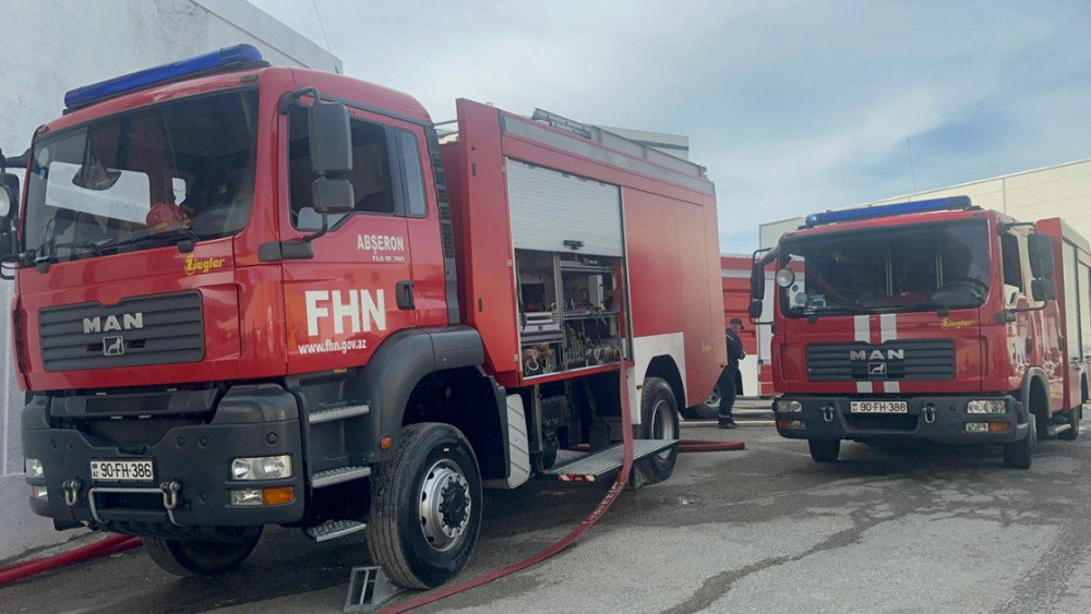 Fövqəladə hallar naziri Lökbatanda yanğının baş verdiyi əraziyə gəlib<font color='red'> - YENİLƏNİB</font><font color=red> - FOTOLAR</font>