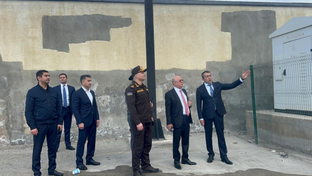Fövqəladə hallar naziri Lökbatanda yanğının baş verdiyi əraziyə gəlib<font color='red'> - YENİLƏNİB</font><font color=red> - FOTOLAR</font>