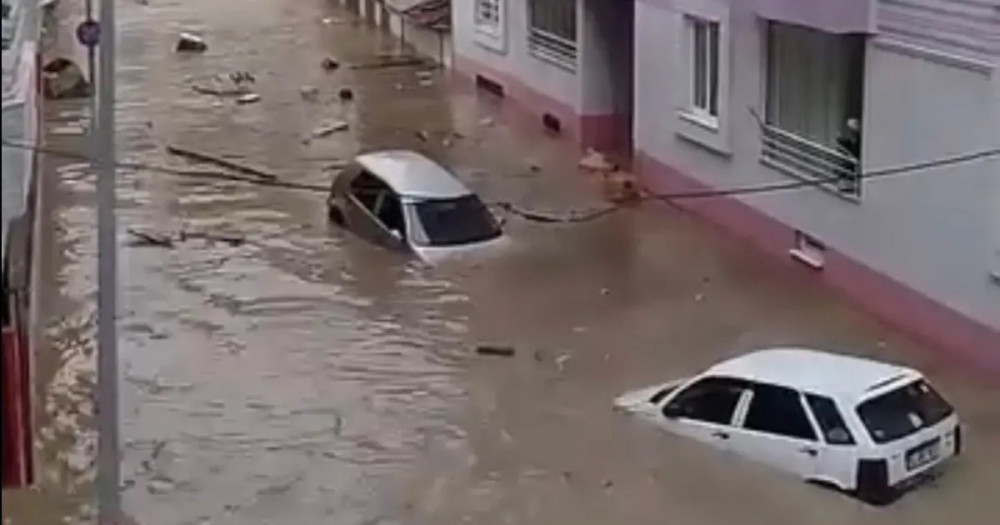 Türkiyənin Samsun vilayətində daşqınların nəticələri aradan qaldırılır<font color=red> - FOTOLAR</font>