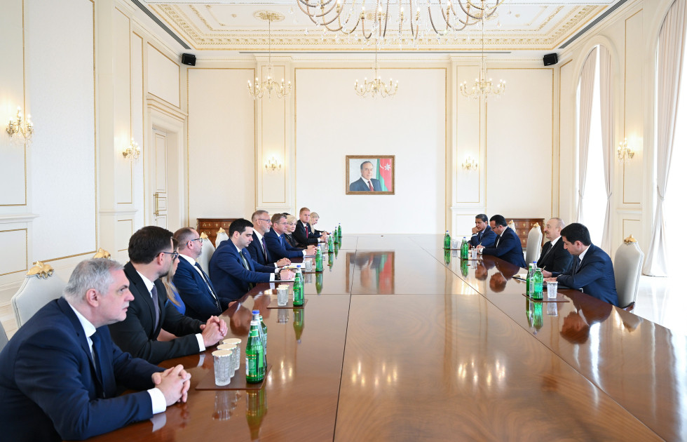 Prezident İlham Əliyev Slovakiya Milli Şurası sədrinin başçılıq etdiyi nümayəndə heyətini qəbul edib<font color=red> - FOTOLAR</font>