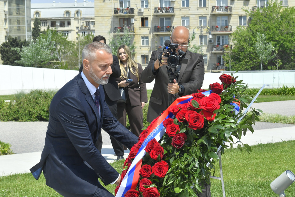 Slovakiya Milli Şurasının sədri Zəfər parkını ziyarət edib<font color=red> - FOTOLAR</font>