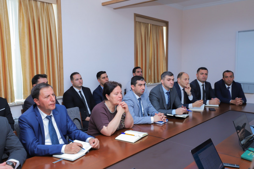 Naxçıvanda “e-müqavilə” altsistemi üzrə təlimlərə başlanılıb<font color=red> - FOTOLAR</font>