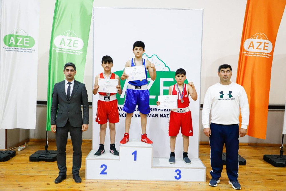 Boks üzrə muxtar respublika birinciliyi keçirilib<font color=red> - FOTOLAR</font>