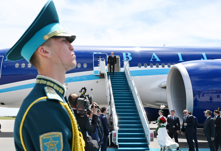 Prezident İlham Əliyev Qazaxıstana işgüzar səfərə gəlib<font color=red> - FOTOLAR</font>